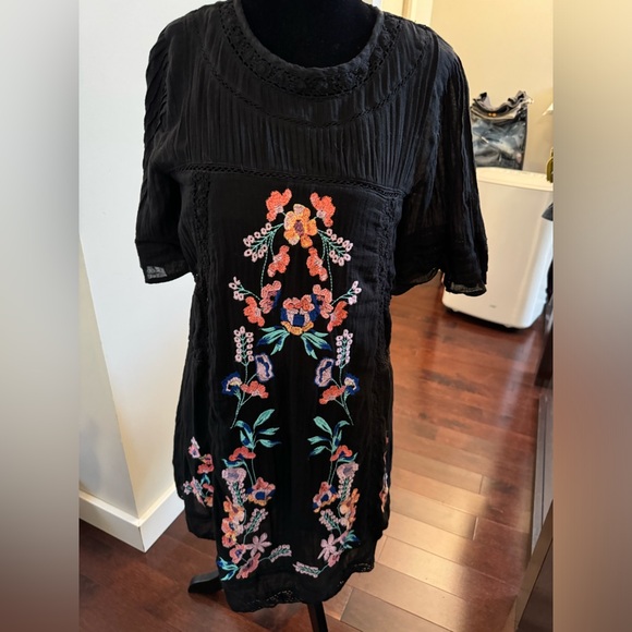 FREE PEOPLE BLACK Small perfectly Victorian embroidered dress.
#221 - Picture 1 of 12